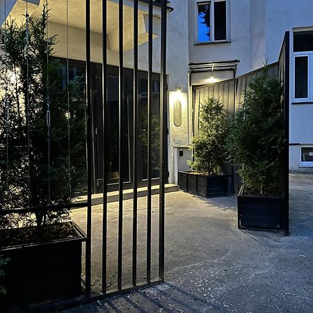 City Garage Apartment - Lwowska 9 Warschau Buitenkant foto