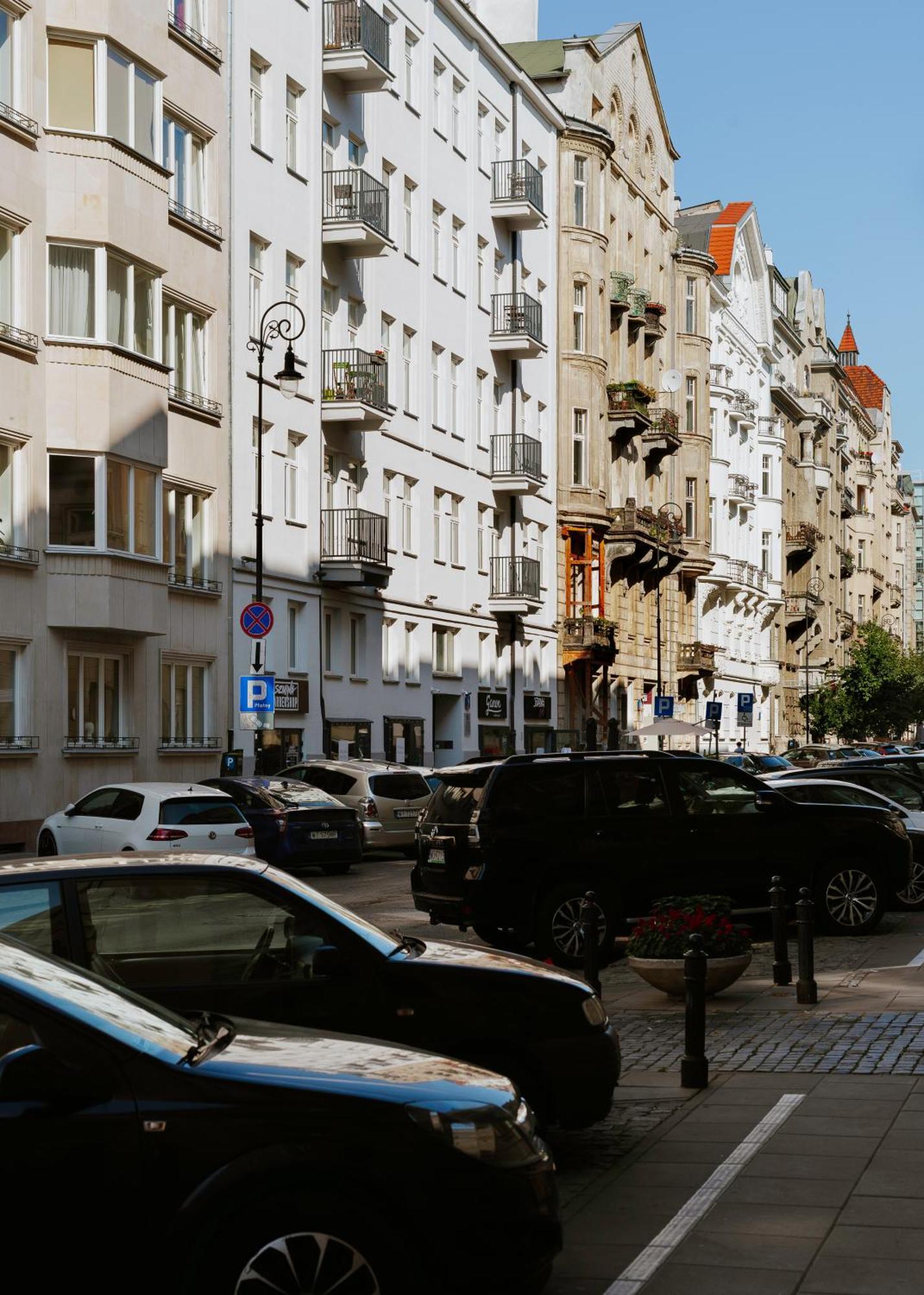 City Garage Apartment - Lwowska 9 Warschau Buitenkant foto